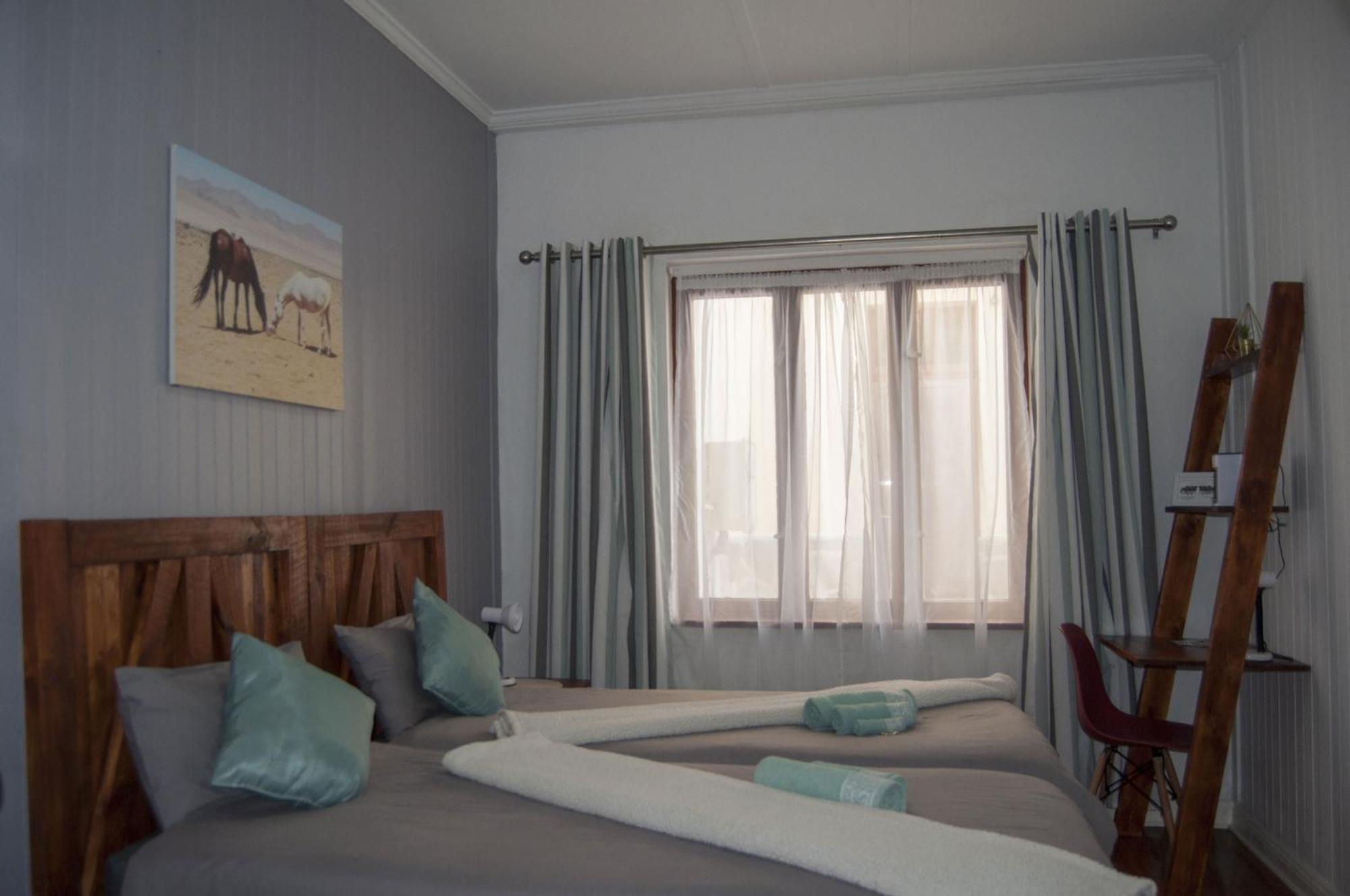 Wildhorses B&B And Self Catering Lüderitz エクステリア 写真